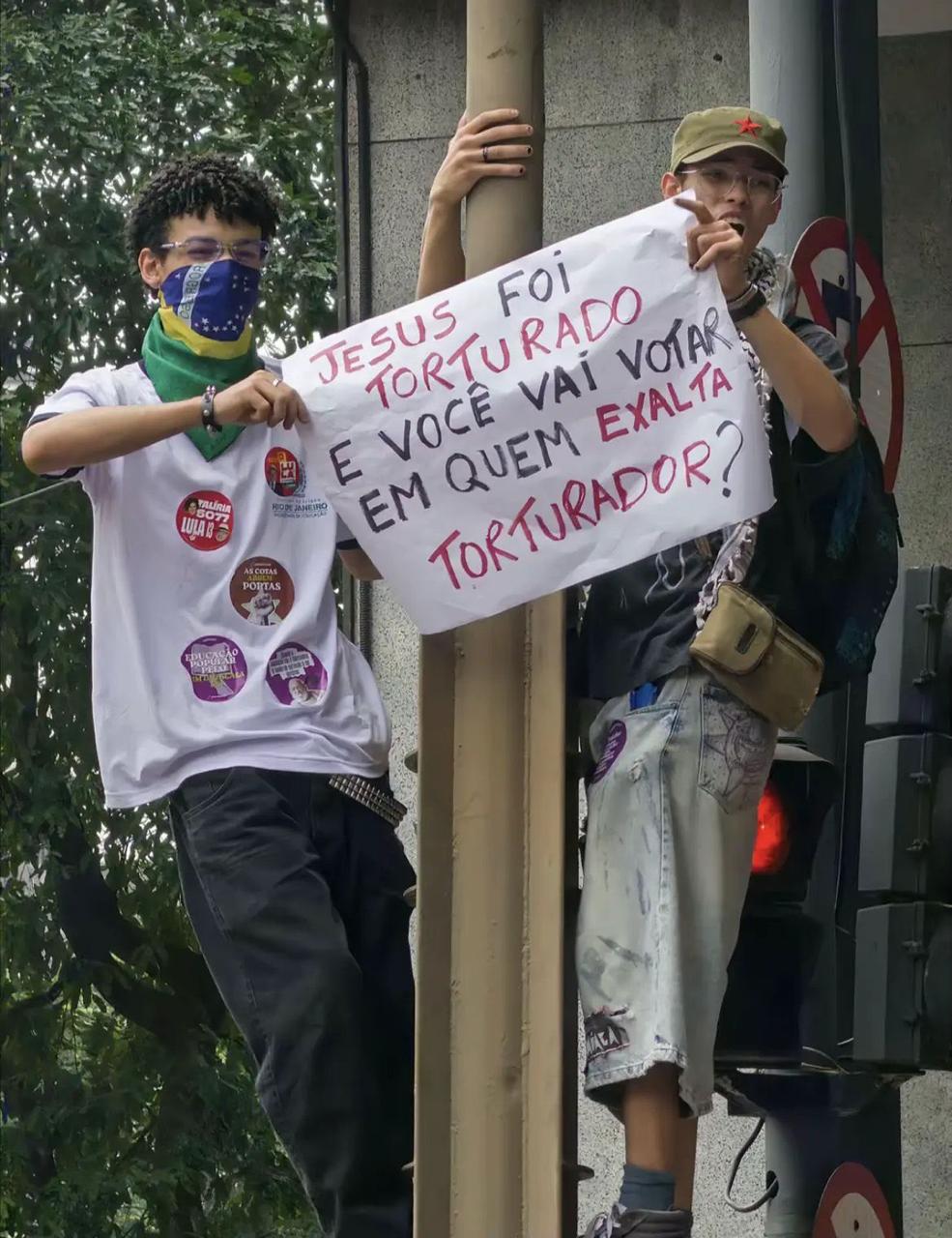 Prévia do conteúdo "Jesus foi torturado. Quem exalta torturador?"